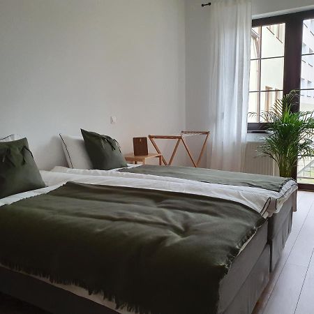Apartament Ovoc Chodzież Eksteriør billede