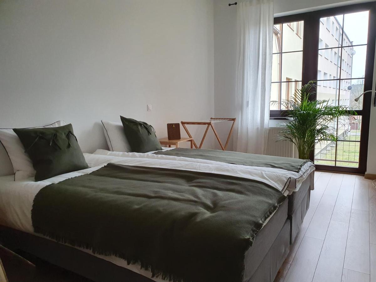 Apartament Ovoc Chodzież Eksteriør billede